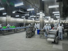 <strong>并由质检人员进行质量检控</strong> 